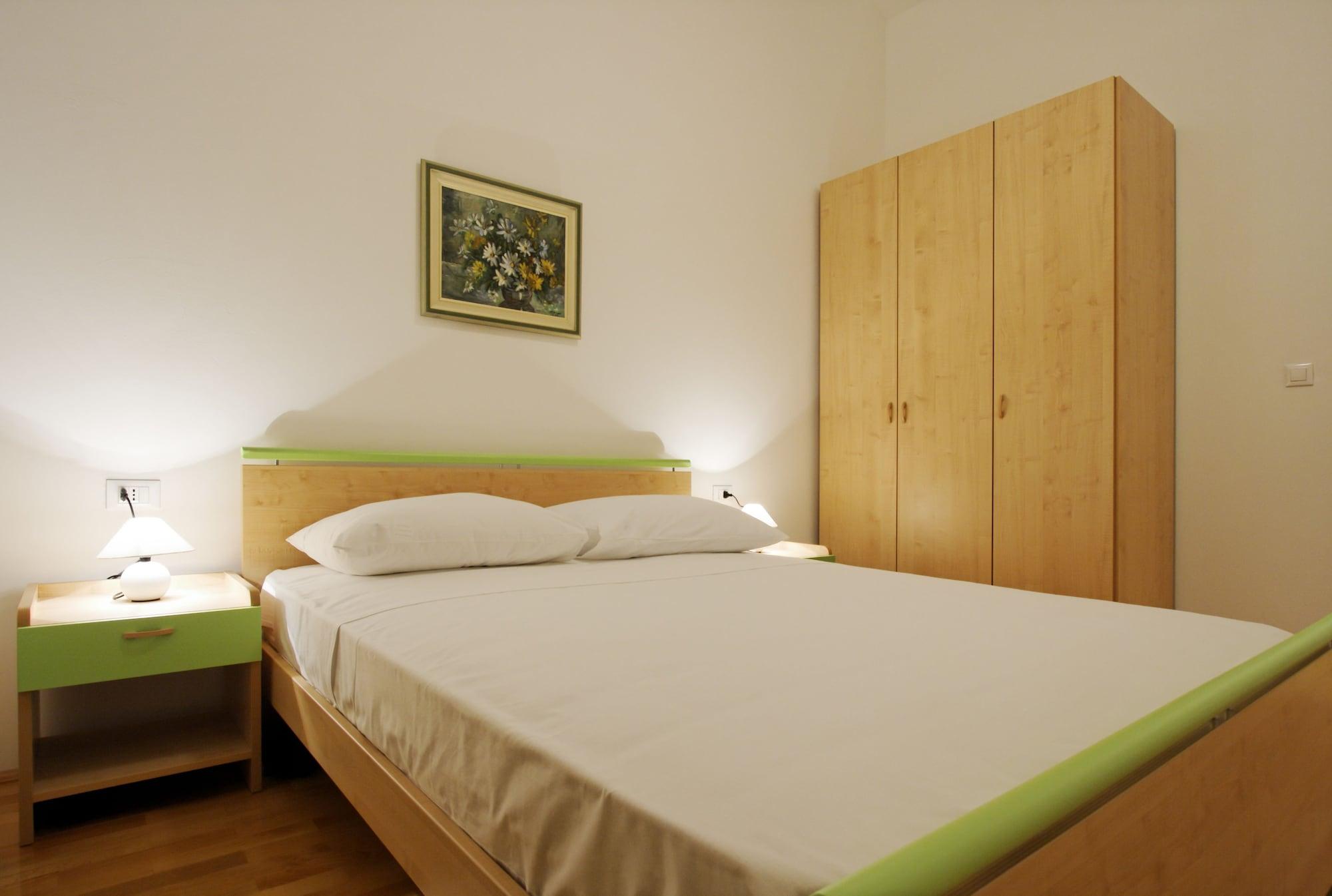 Pharia Hotel And Apartments - By The Beach Hvar Town Habitación foto